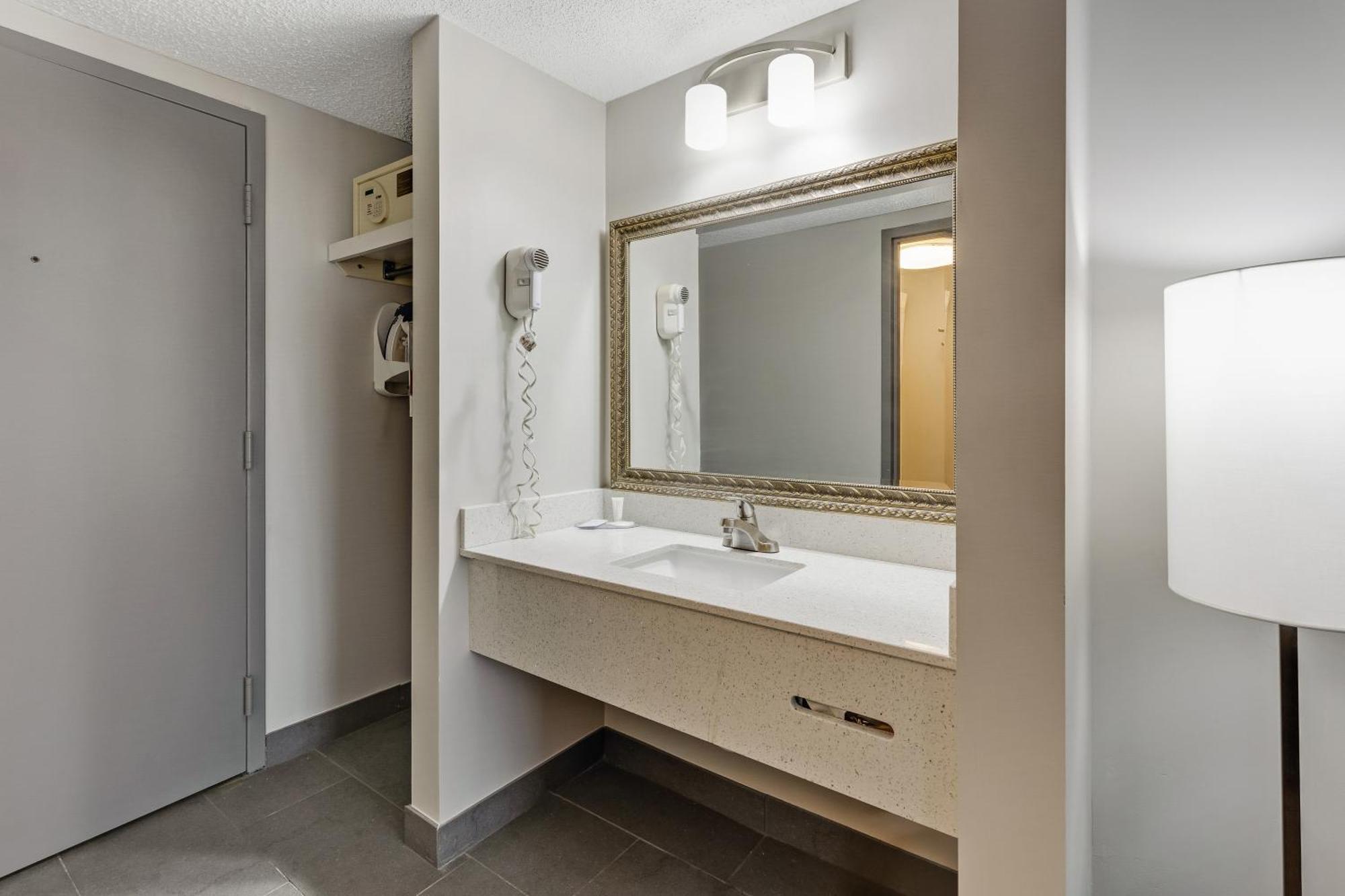 Hotel Clarion Pointe Near Erie Casino Kearsarge Esterno foto